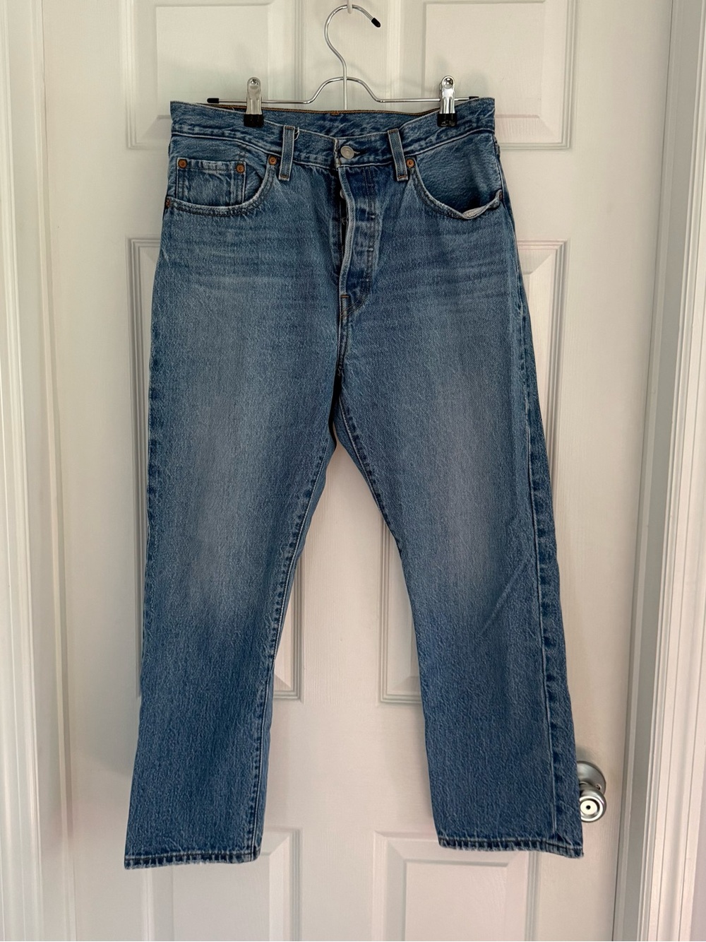 Levi’s Premium Classic 501Women’s Blue Straight Leg Ankle Cropped Jean